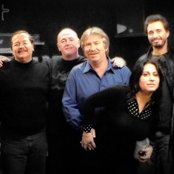 Cast - List pictures