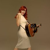 Kim Lenz - List pictures