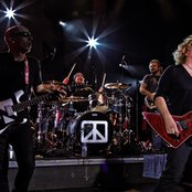 Chickenfoot - List pictures