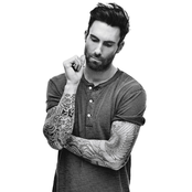 Adam Levine - List pictures