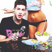 T. Mills - List pictures