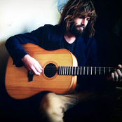 Angus Stone - List pictures