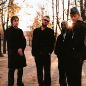 Good The Bad & The Queen - List pictures