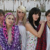 Tilly And The Wall - List pictures