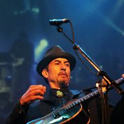 Howe Gelb - List pictures