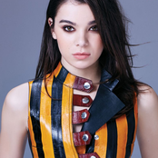 Hailee Steinfeld - List pictures