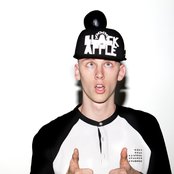 Machine Gun Kelly - List pictures