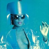 Grace Johns - List pictures