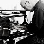 Ludovico Einaudi - List pictures