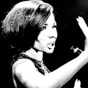 Shirley Bassey - List pictures