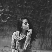 Angie Miller - List pictures