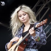 Nina Nesbitt - List pictures