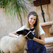 Alana Lee - List pictures