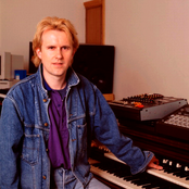 Howard Jones - List pictures