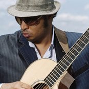 Raul Midon - List pictures