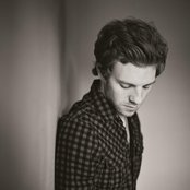 Andrew Belle - List pictures