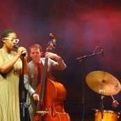 Cécile Mclorin Salvant - List pictures