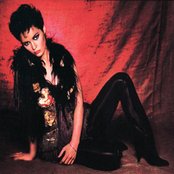 Easton Sheena - List pictures