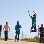 Hundred Reasons - List pictures