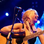 Basia Bulat - List pictures