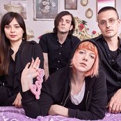 Dilly Dally - List pictures
