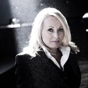 Louise Hoffsten - List pictures
