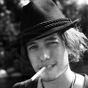 100 Monkeys - List pictures