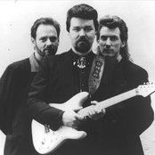 Omar & The Howlers - List pictures