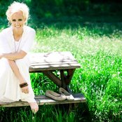 Hilary Weeks - List pictures