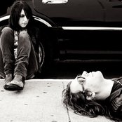 Dirty Ghosts - List pictures