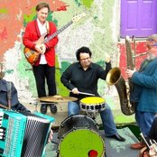 Brave Combo - List pictures