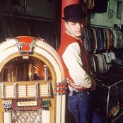 Suggs - List pictures