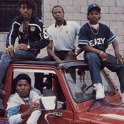 Nwa - List pictures