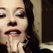 Anneke Van Giersbergen - List pictures