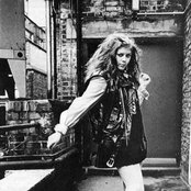 Kirsty Maccoll - List pictures