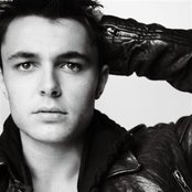 Leon Jackson - List pictures