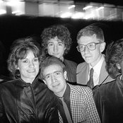 The Waitresses - List pictures