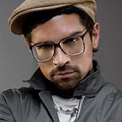 Mr J. Medeiros - List pictures