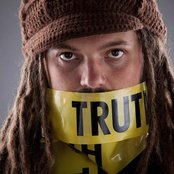 Dominic Balli - List pictures