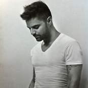 Ricky Martin - List pictures