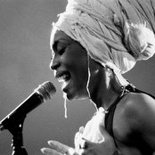 Erykah Badu - List pictures