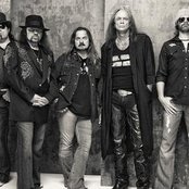 Lynard Skynard - List pictures