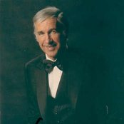 Bruce Low - List pictures