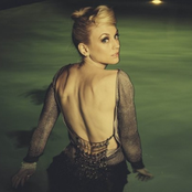 Emily Kinney - List pictures