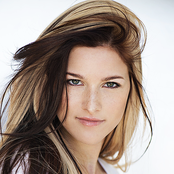 Cassadee Pope - List pictures
