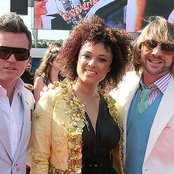 Sneaky Sound System - List pictures