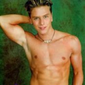 Jeremy Jordan - List pictures