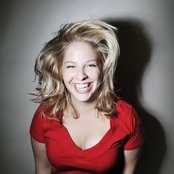 Julia Nunes - List pictures