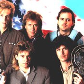 Hooters - List pictures