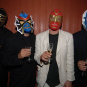 Los Straitjackets - List pictures